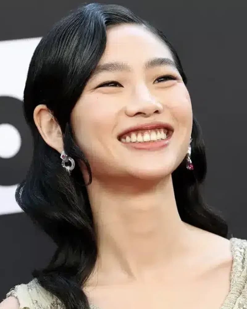 HoYeon Jung East Asian facial proportions minimal intervention