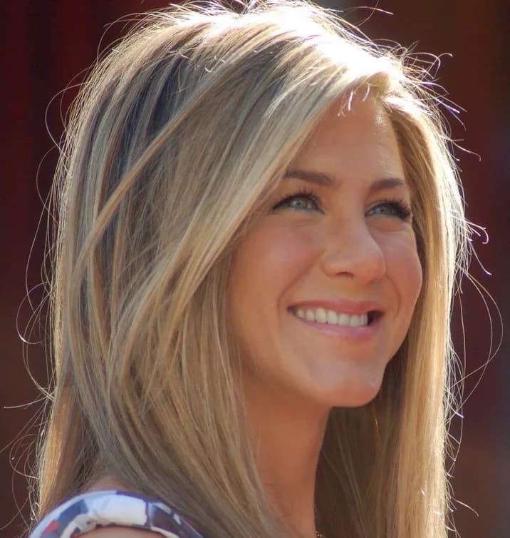 Jennifer Aniston's Teeth: The Natural-Looking Smile Everyone Asks For