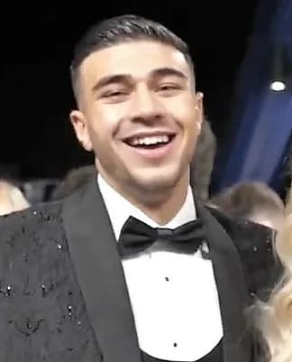 Tommy Fury's Teeth: The Boxer-Reality Star's Bright Smile