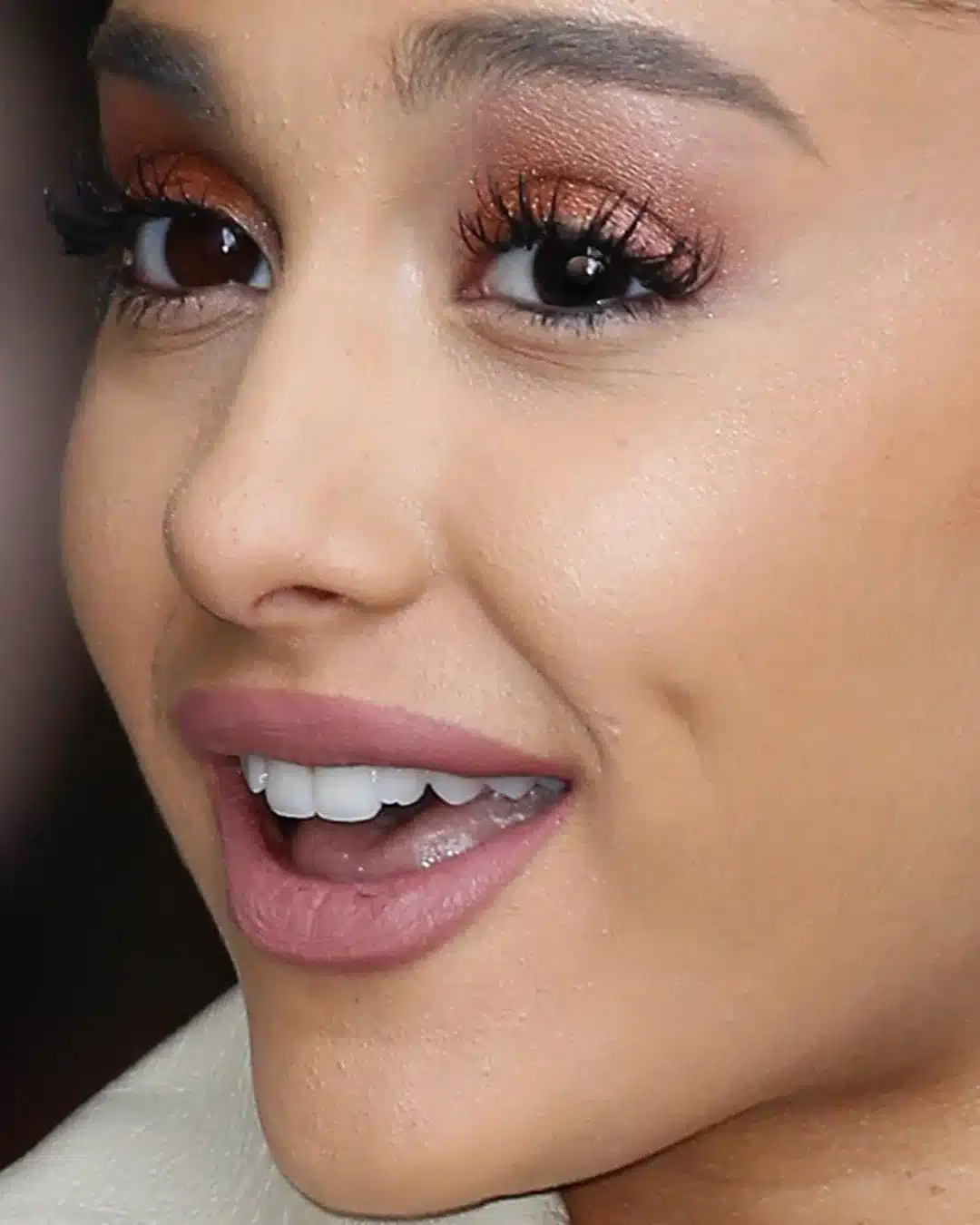 ariana grande smile aesthetic ratio