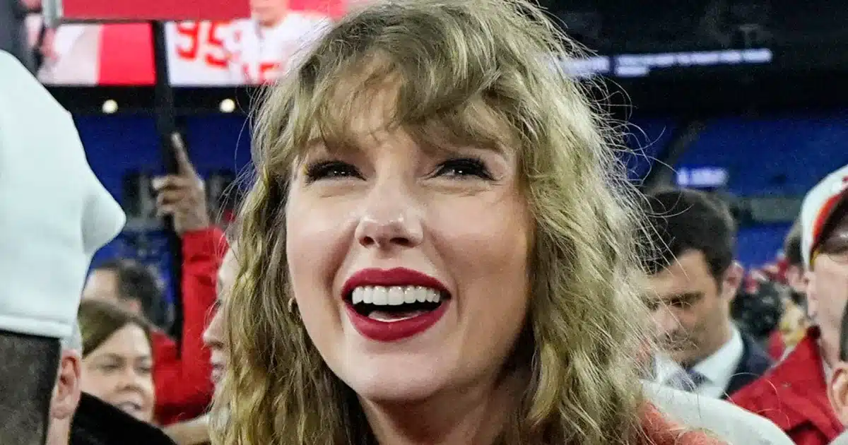 5. “Warm-toned enamel detail in Taylor Swift’s iconic smile.”