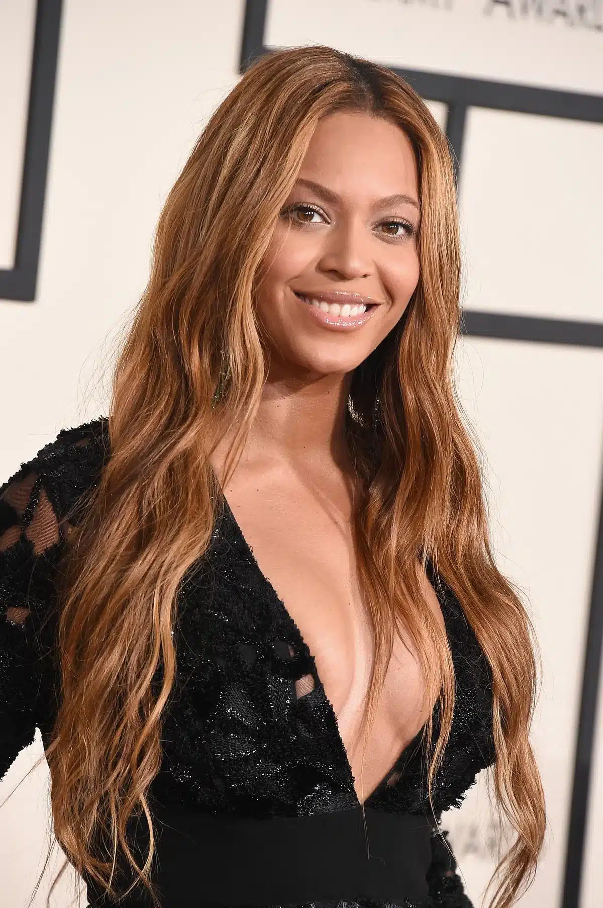 Beyonce smile facial aesthetics