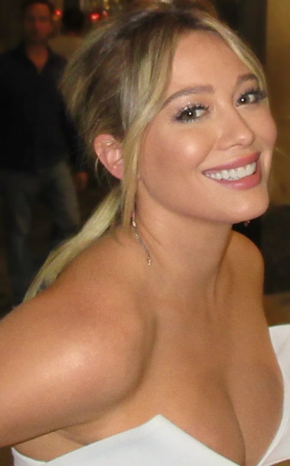 Hilary Duff Veneers: Before, After & the Filing Regret She Spoke About