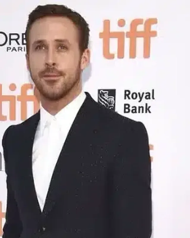 Ryan Gosling golden ratio male smile evolution