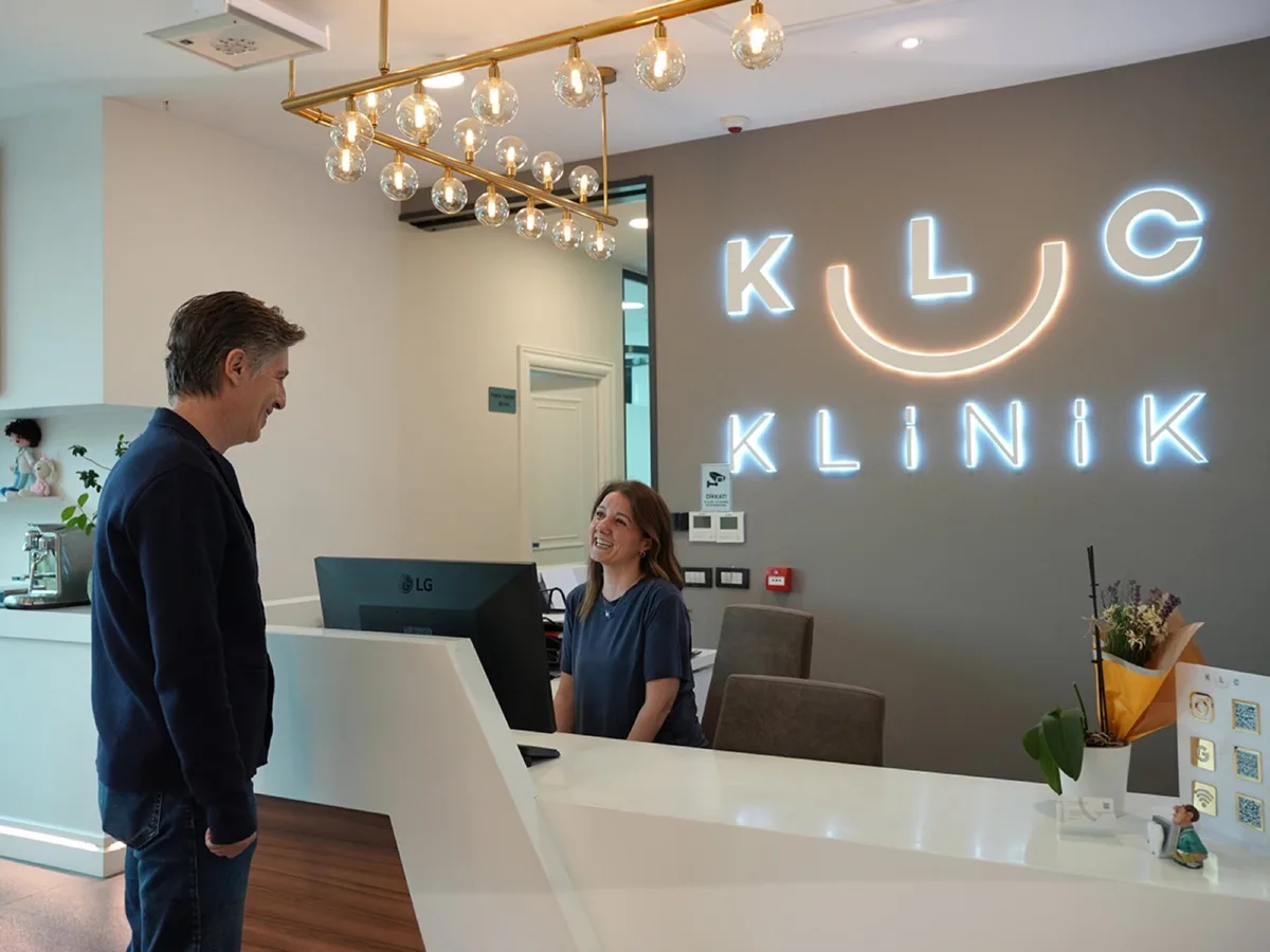 Clinic reception in Istanbul where a patient is being welcomed