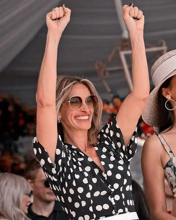 “Close-up of Julia Roberts smiling with high lip elevation and radiant teeth visibility.”