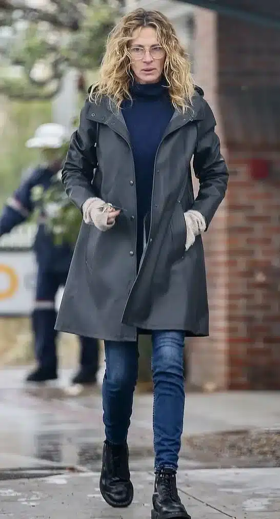 “Elegant close-up of Julia Roberts’ wide grin and warm enamel tone.”