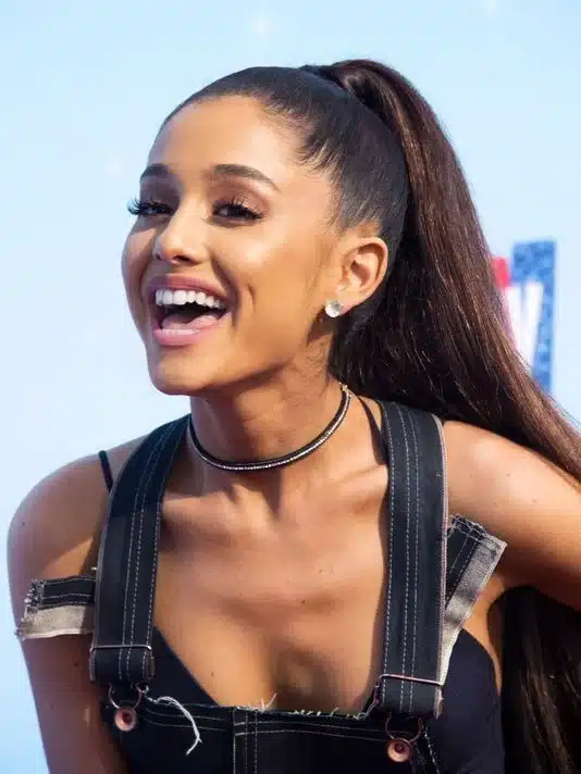 ariana grande smile aesthetic